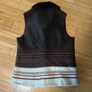Shearing reversible vest